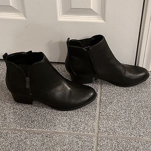 Unisa women's booties